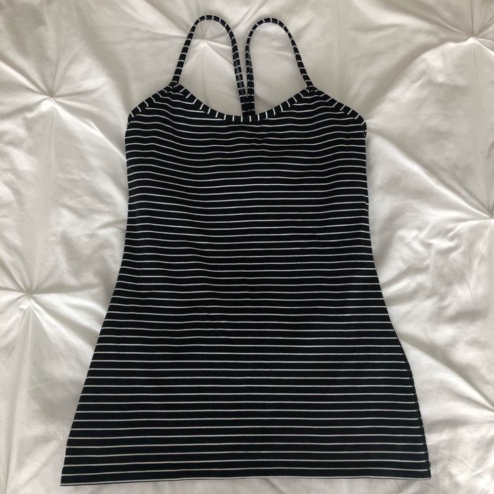 Lululemon Power Y Tank, size 6